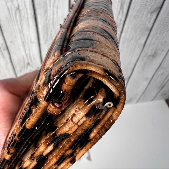 Guess Wallet - Picture 11 of 14